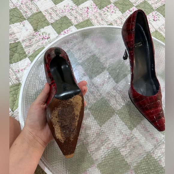 Final Sale Pre-Loved Stuart Weitzman Red Crocodile Heels - Picture 3 of 8